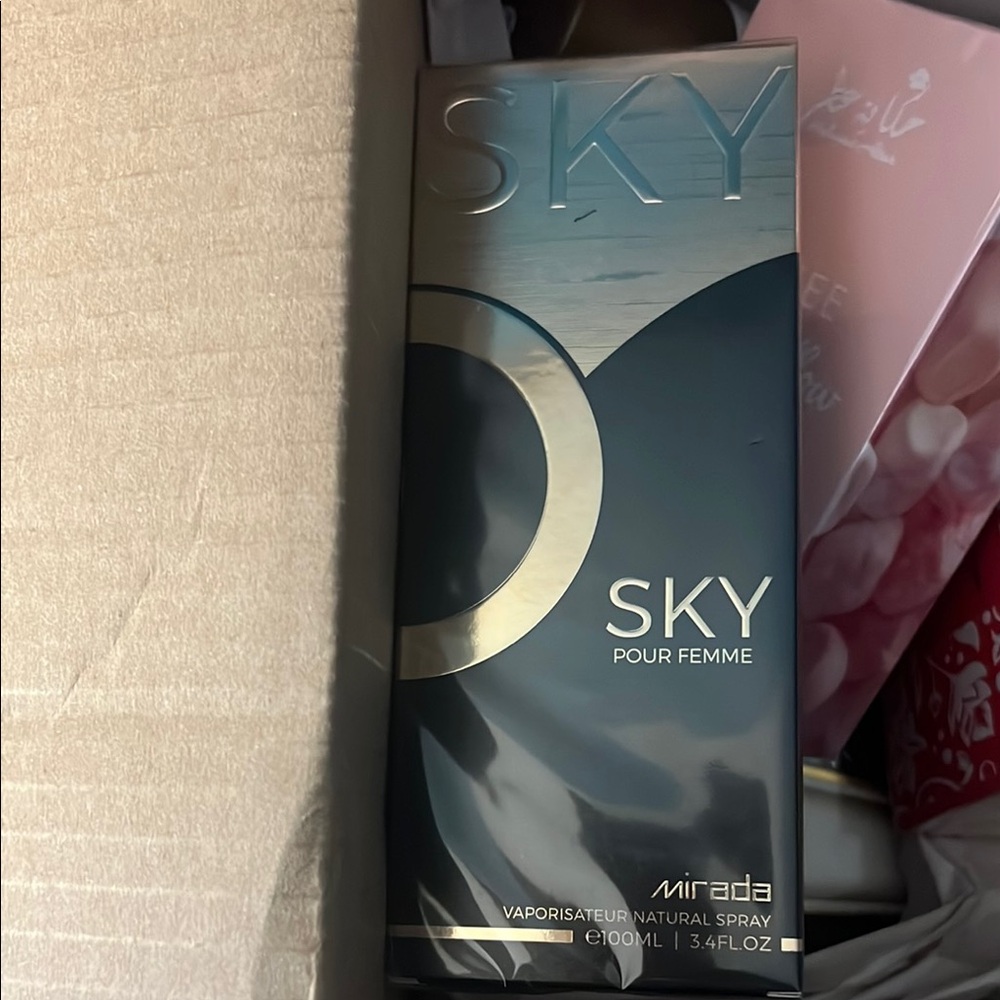 Sky Pour Femme by Mirada Perfume 100ml, new! Authentic!